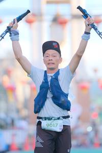 BIB: 1000, 9017
                            <button type="button" onclick="openModal(21815365)" class="btn btn-primary btn-sm float-right btn-popup" data-toggle="modal" data-target=".modal-high-quality">
                        <i class="fas fa-shopping-cart"></i> Add to Cart
                    </button>
                                            <button type="button" onclick="isThisMe(21815365, true)" class="btn btn-success btn-sm float-right btn-popup btn-isme hidden" data-toggle="tooltip" data-placement="bottom" title="นี่คือรูปของคุณใช่ไหม คลิกที่นี่เพื่อเอาเข้าอัลบั้ม">
                        <i class="fas fa-plus"></i> Add to album
                    </button>
                    <button type="button" onclick="isThisMe(21815365, false)" class="btn btn-warning btn-sm float-right btn-popup btn-isnotme hidden">
                        <i class="fas fa-ban"></i> Remove from album
                    </button>